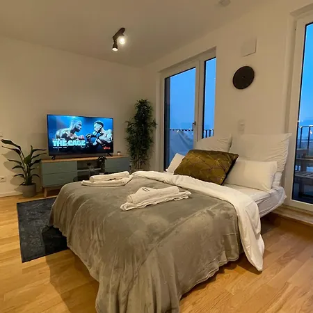 Luxerioeses Penthouse Am Ber Flughafen Apartamento *