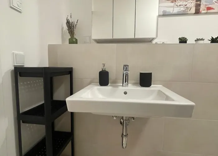 Luxerioeses Penthouse Am Ber Flughafen *